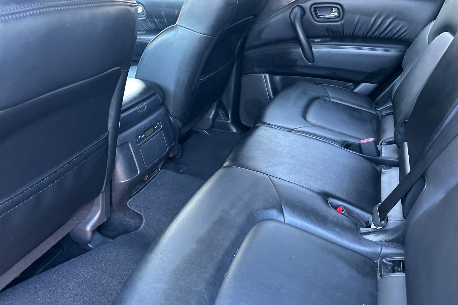Used 2024 Nissan Armada SV RWD image 12