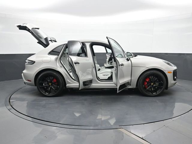 New 2026 Porsche Macan GTS AWD/4WD image 34