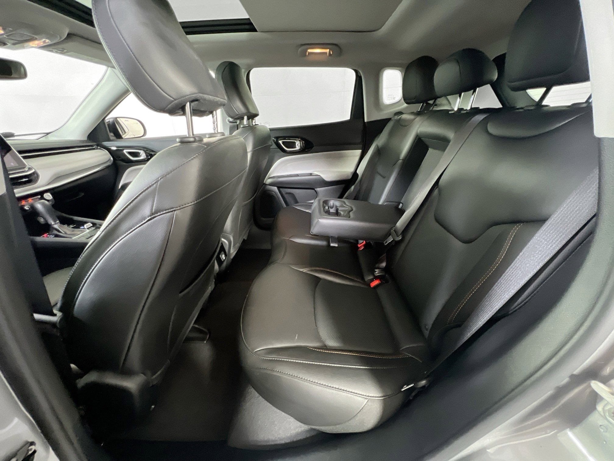 Used 2022 Jeep Compass Limited w/ Sun and Sound Group AWD/4WD image 24