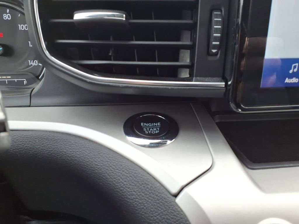 Used 2024 Ford Explorer XLT w/ Equipment Group 202A AWD/4WD image 25