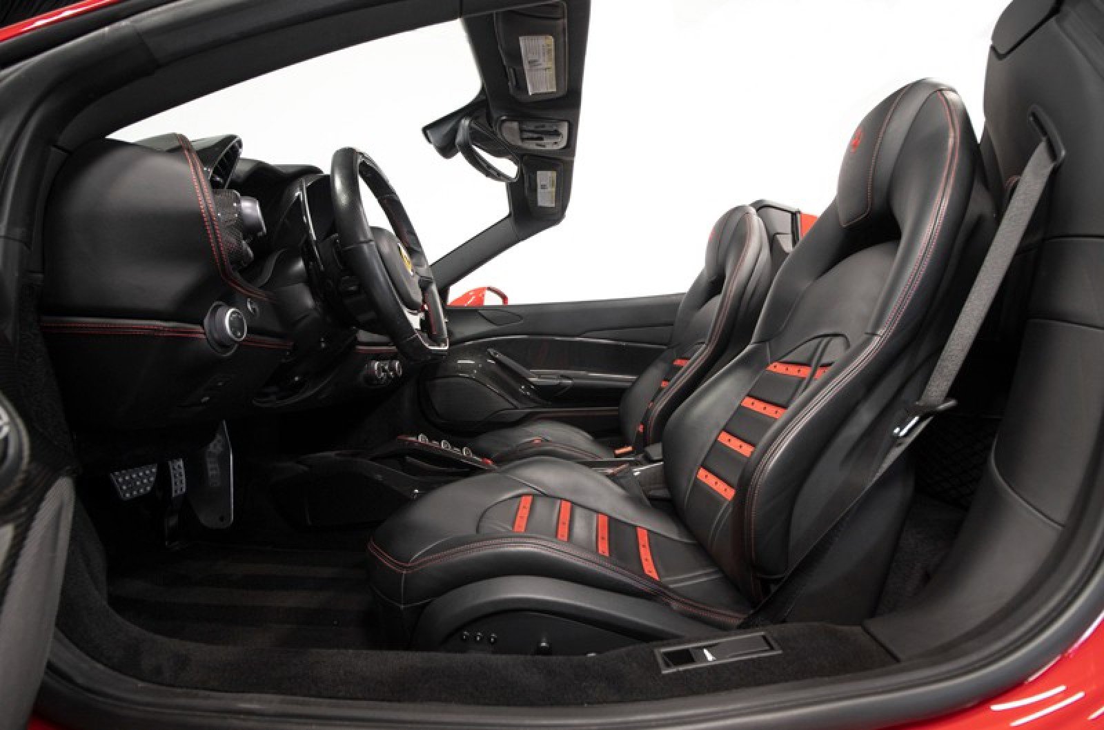 Used 2018 Ferrari 488 Spider image 26