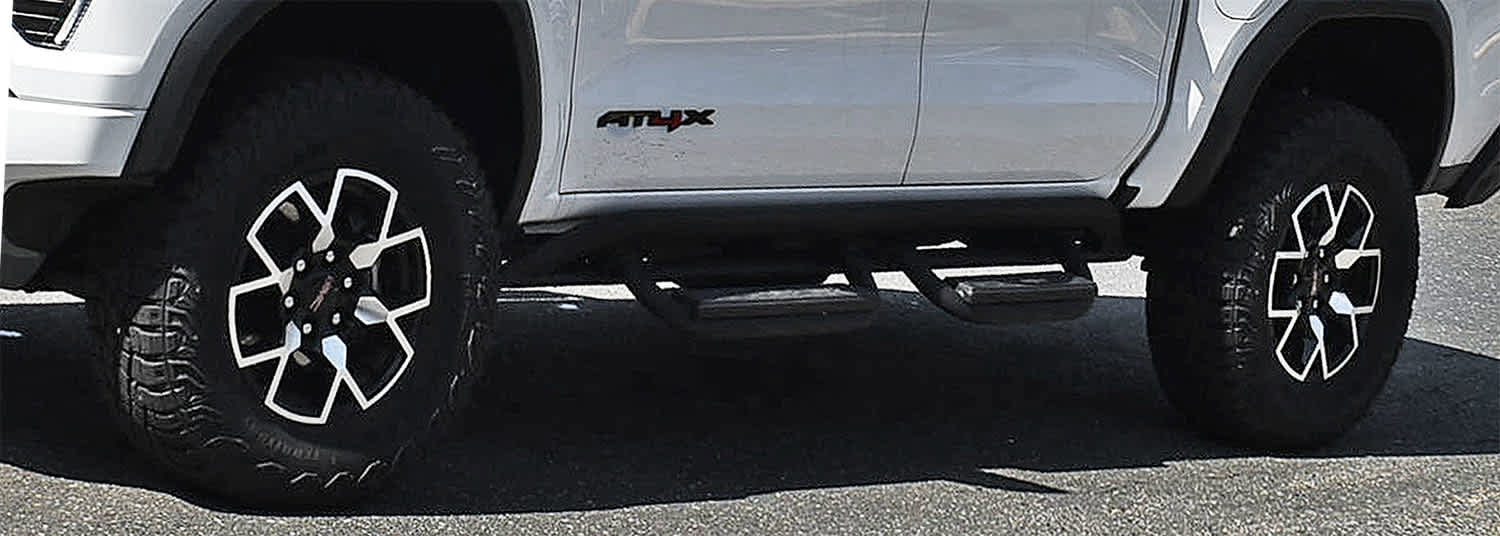 Used 2023 GMC Canyon AT4X image 30