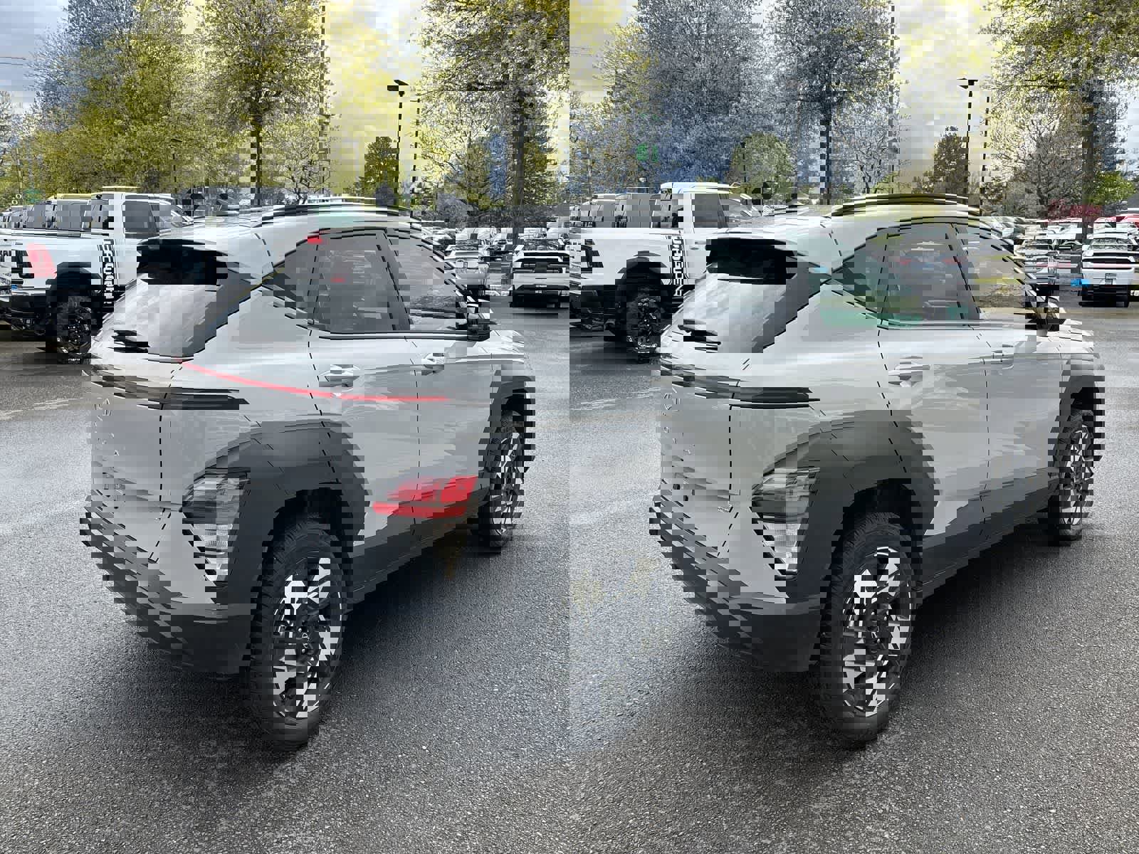 Used 2025 Hyundai Kona SEL image 4