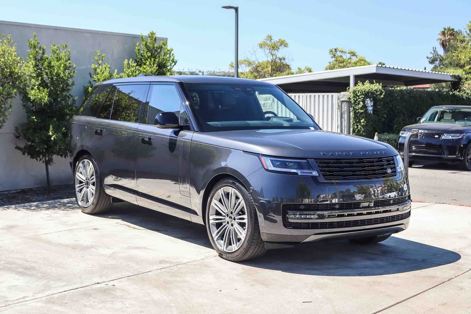 New 2026 Land Rover Range Rover Long Wheelbase SE AWD/4WD image 3