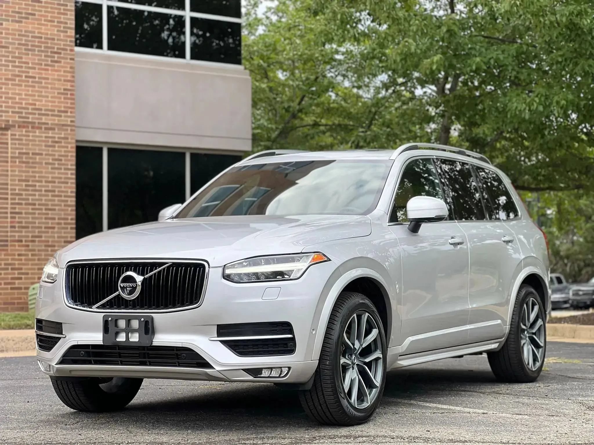 Used 2017 Volvo XC90 T6 Momentum w/ Vision Package