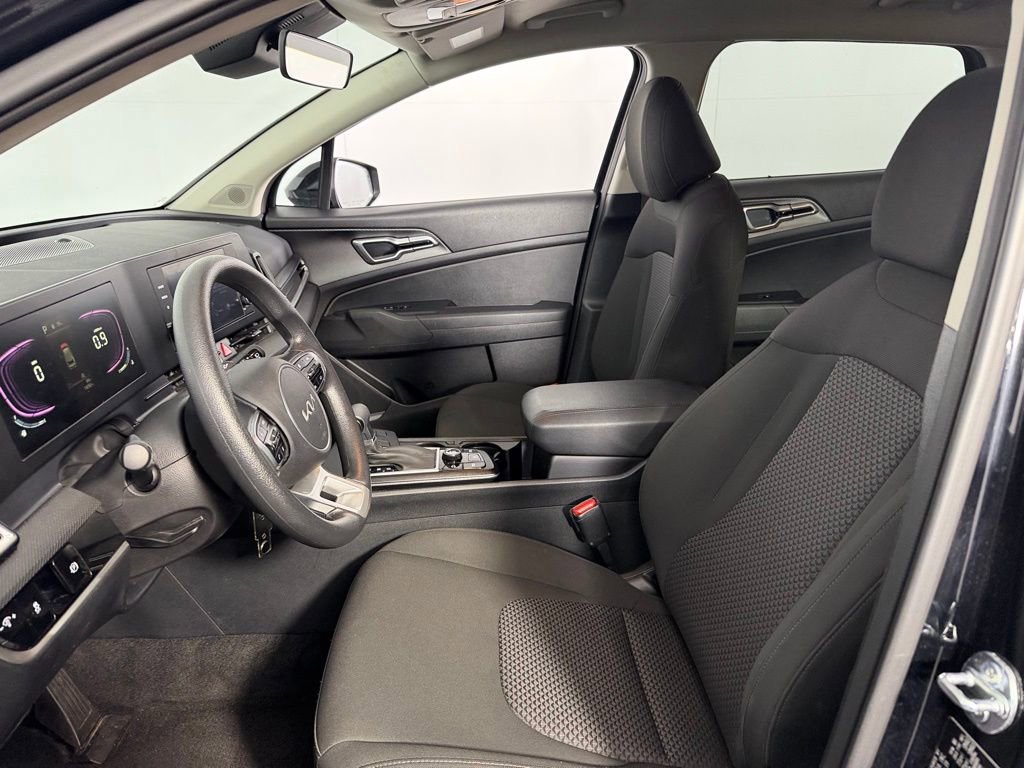 Used 2025 Kia Sportage LX image 20