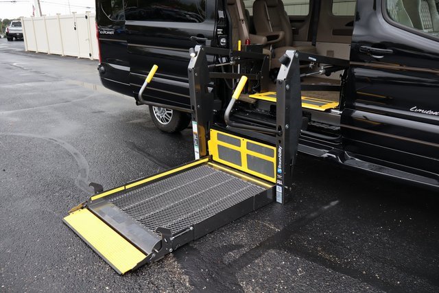 Used 2024 Ford Transit 250 148 High Roof Extended AWD image 25