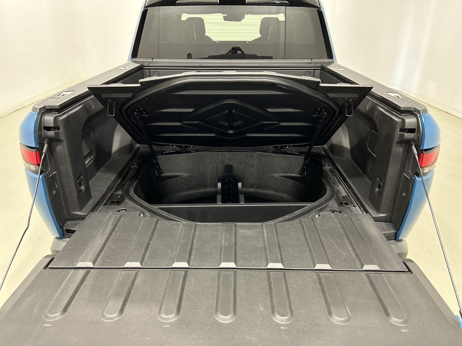 Used 2024 Rivian R1T Adventure AWD/4WD image 15
