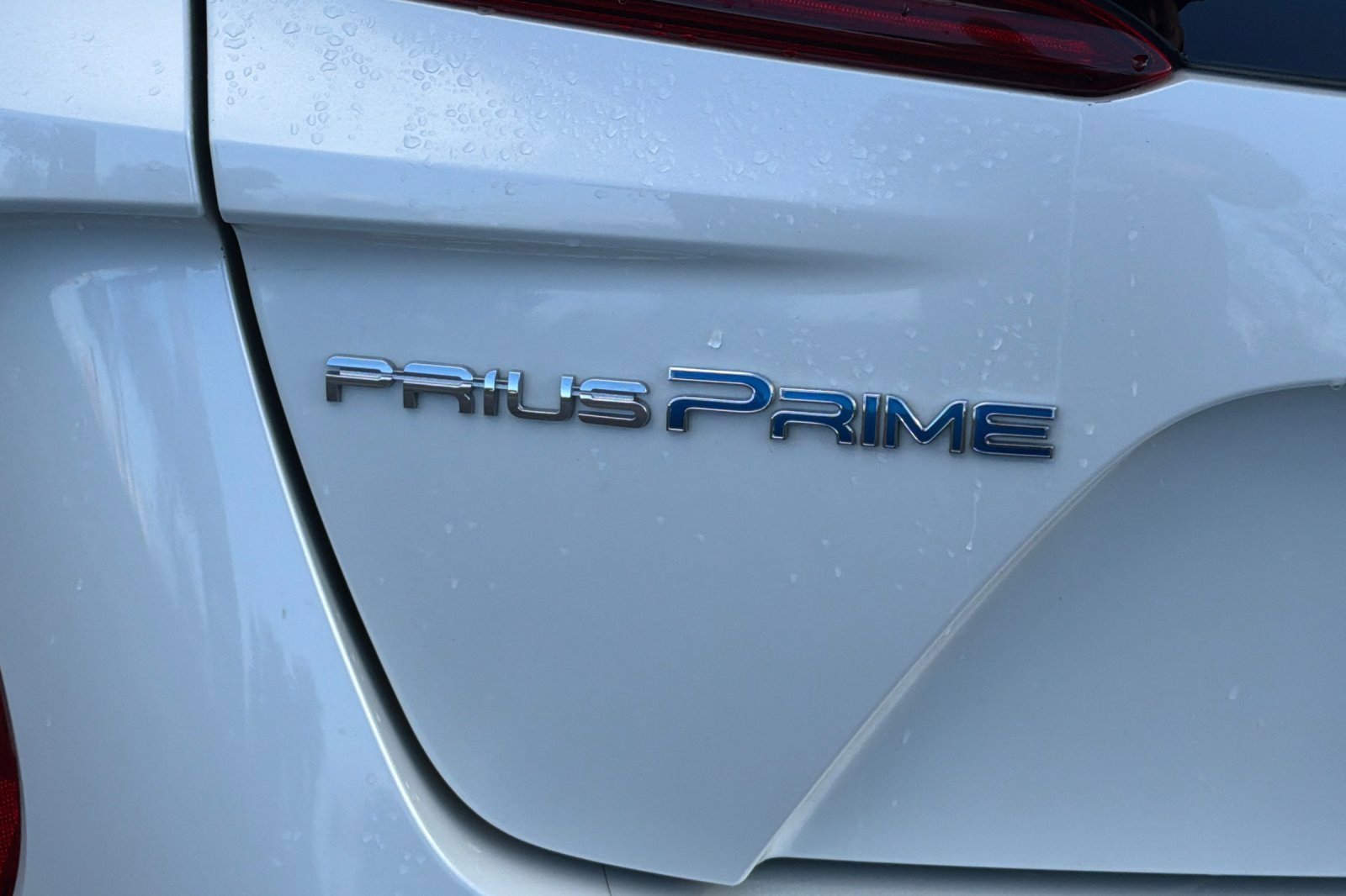 Used 2017 Toyota Prius Prime Premium image 40