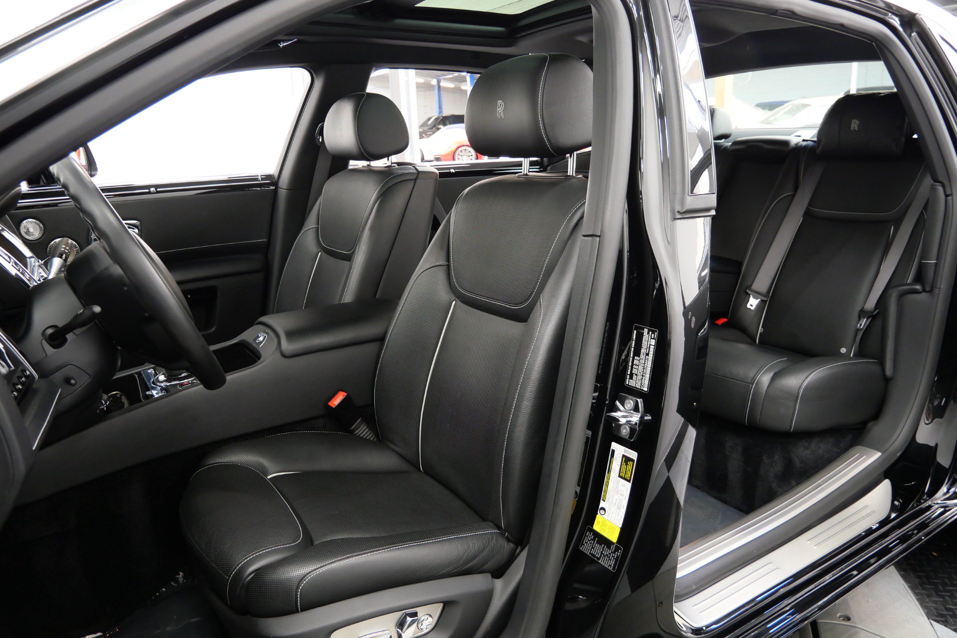 Used 2019 Rolls-Royce Ghost Extended Wheelbase RWD image 25