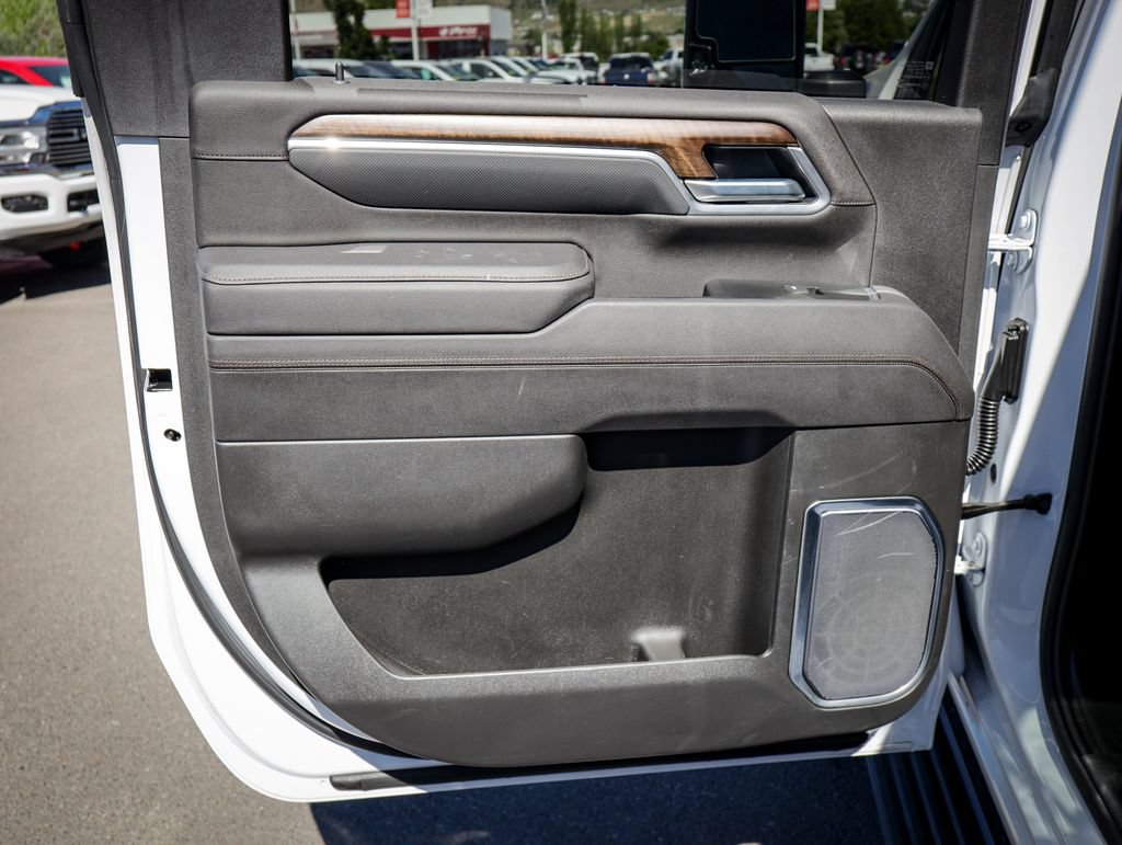 Used 2025 Chevrolet Silverado 2500 High Country w/ High Country Premium Package AWD/4WD image 34