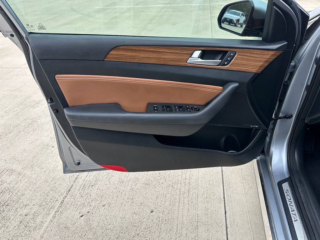 Used 2015 Hyundai Sonata Limited w/ Option Group 06 image 9