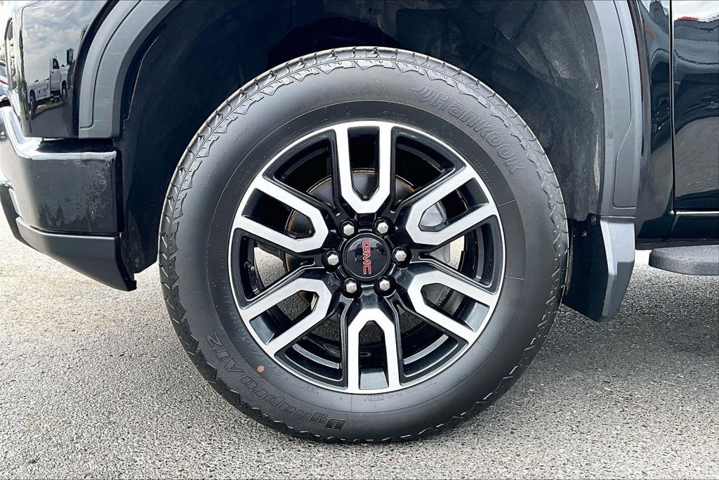 Used 2024 GMC Sierra 1500 AT4 w/ Technology Package AWD/4WD image 36