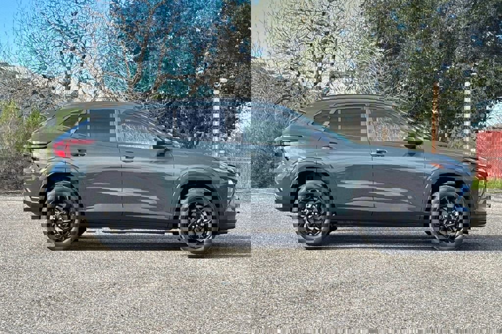 New 2026 Chevrolet Trax LT w/ Midnight Edition image 3