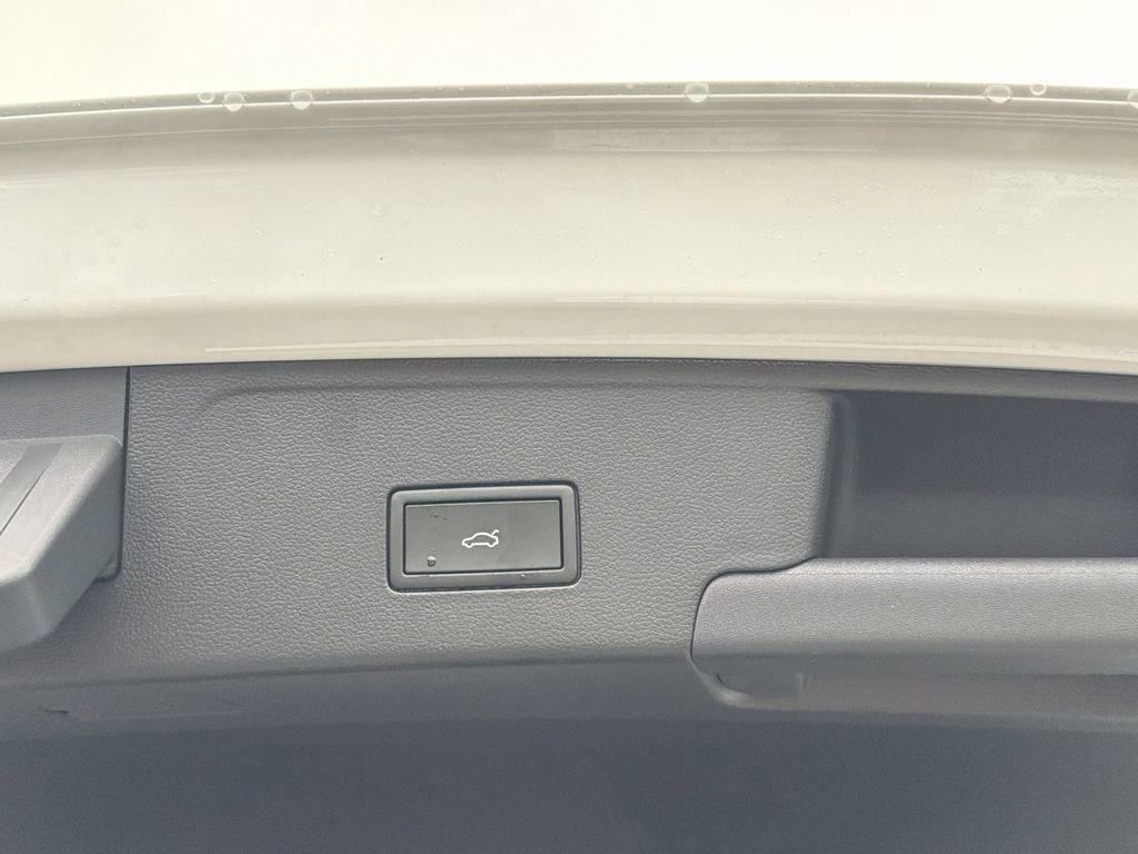 New 2026 Volkswagen Atlas Cross Sport SEL image 16