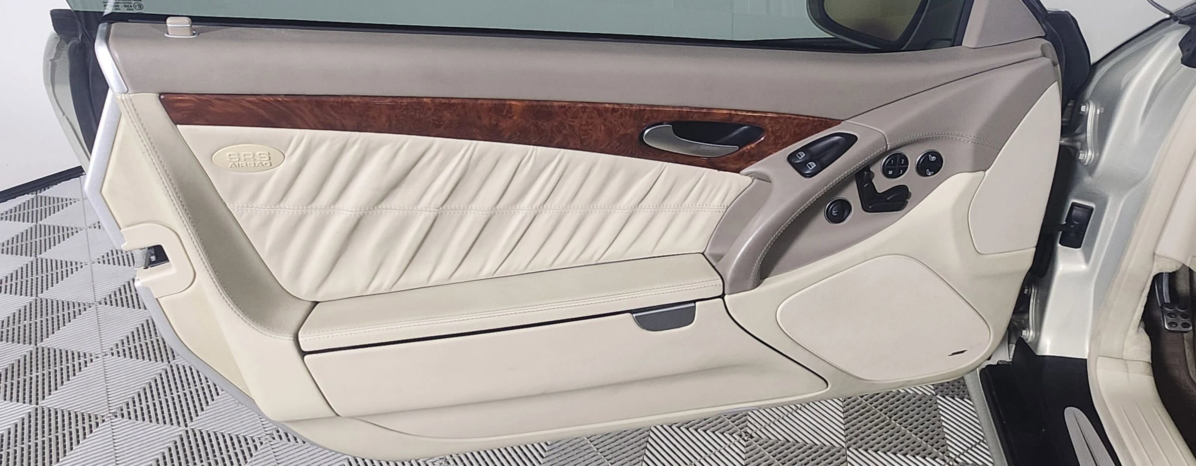 Used 2004 Mercedes-Benz SL 600 image 17