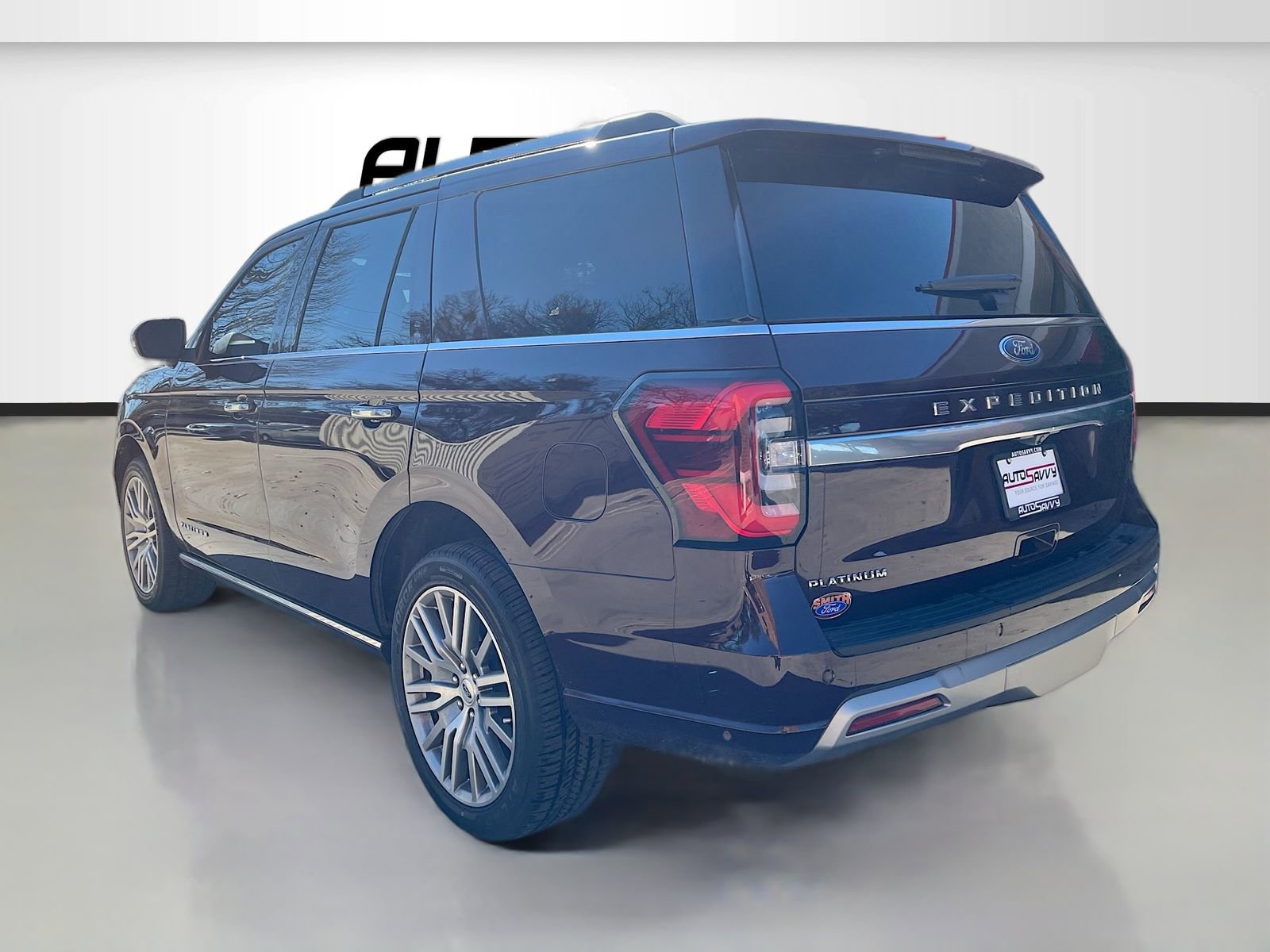 Used 2024 Ford Expedition Platinum AWD/4WD image 5