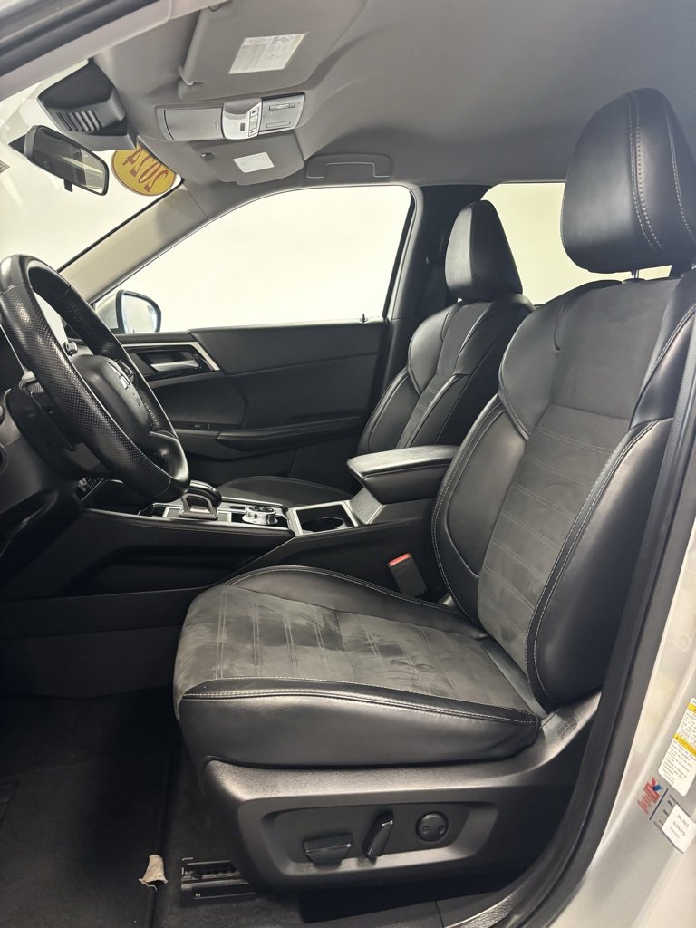 Used 2024 Mitsubishi Outlander SE image 11