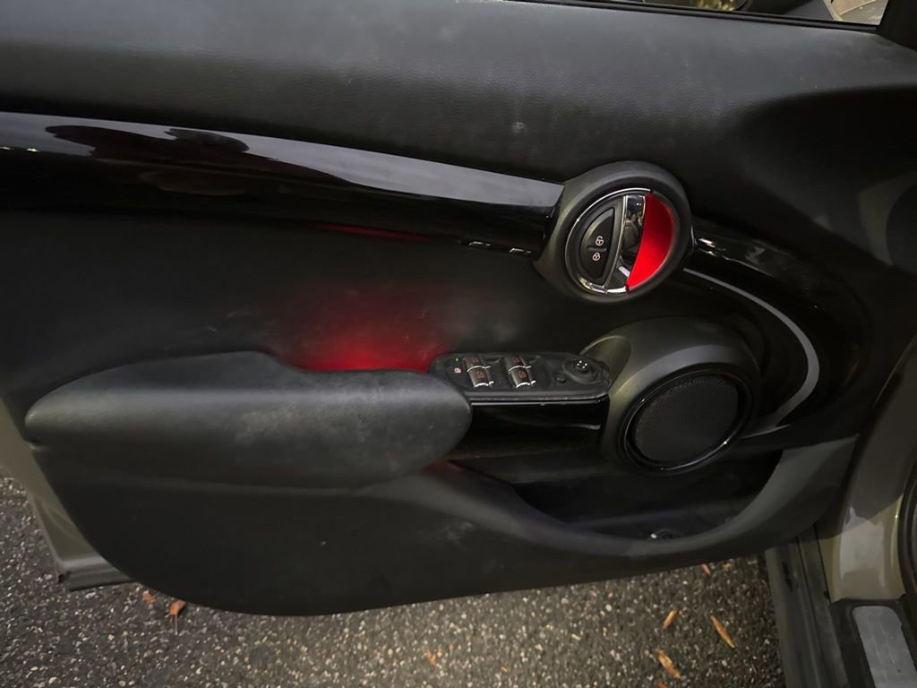 Used 2019 MINI Cooper 4-Door Hardtop image 9