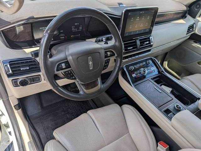 Used 2020 Lincoln Navigator Reserve w/ Luxury Package AWD/4WD image 11