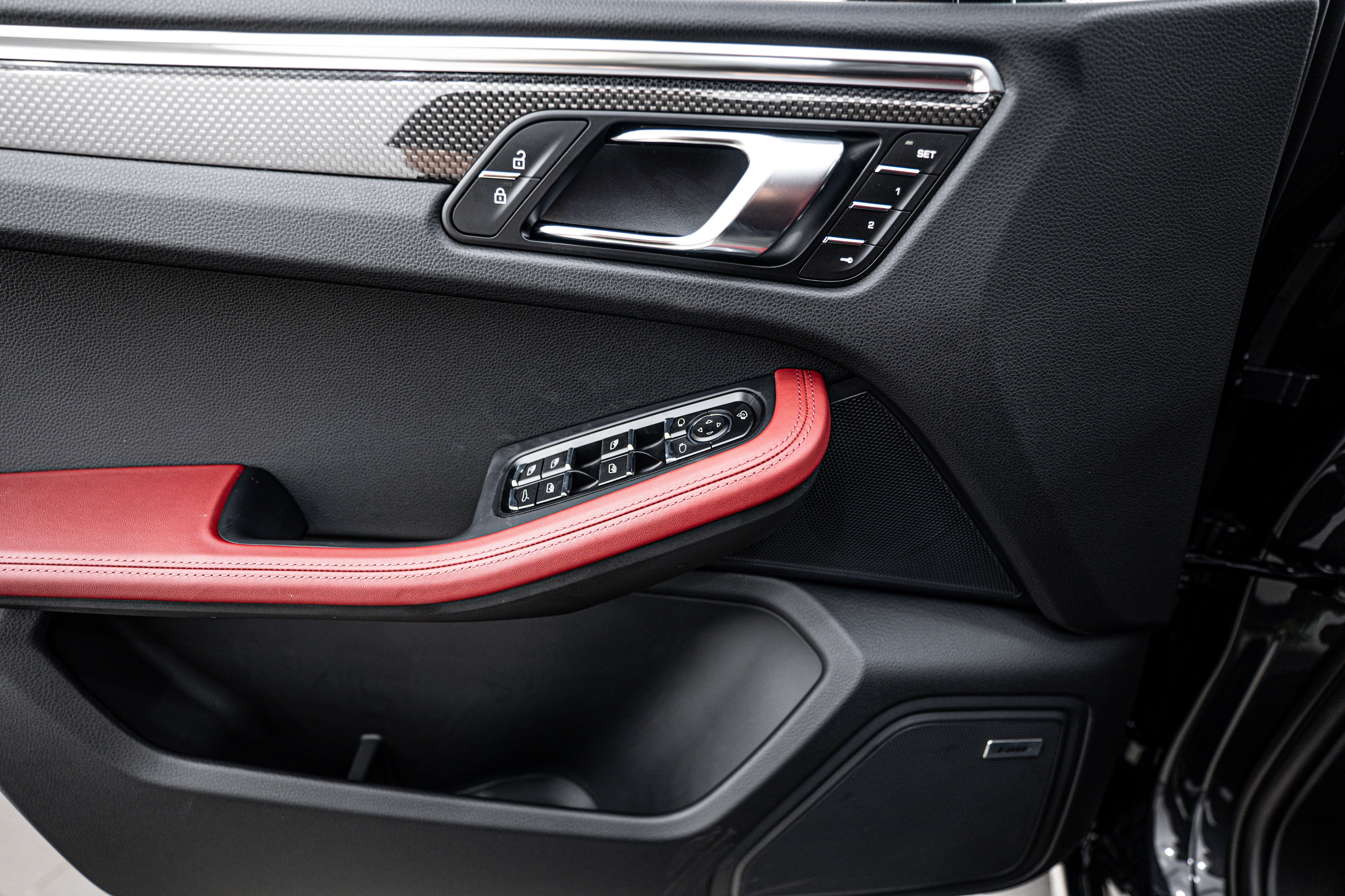 New 2025 Porsche Macan GTS image 17