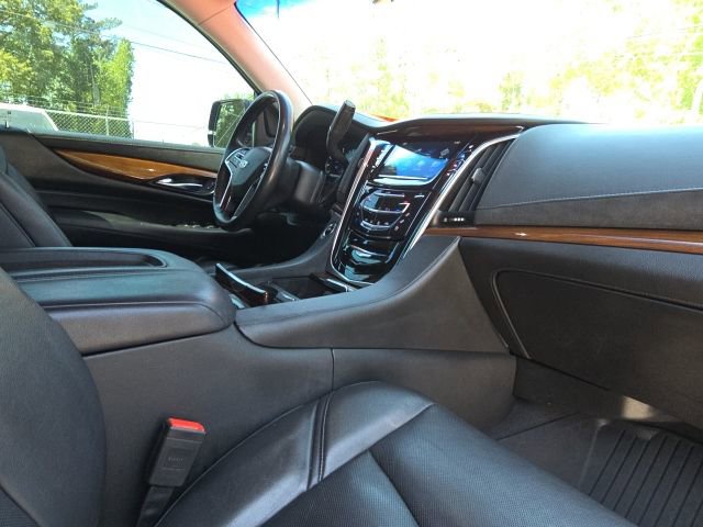 Used 2019 Cadillac Escalade Luxury image 22