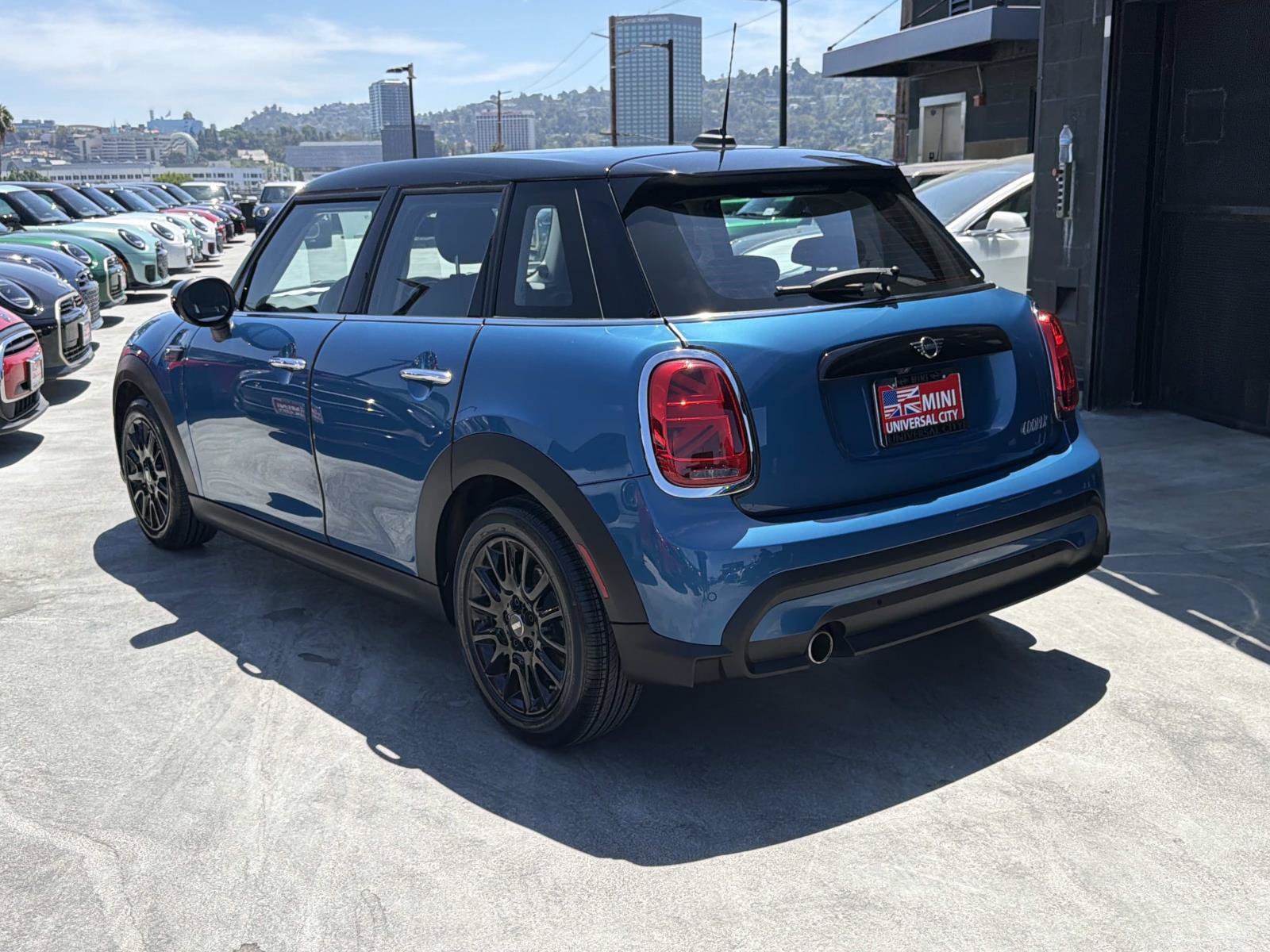 Used 2023 MINI Cooper 4-Door Hardtop w/ Premium Package FWD image 3