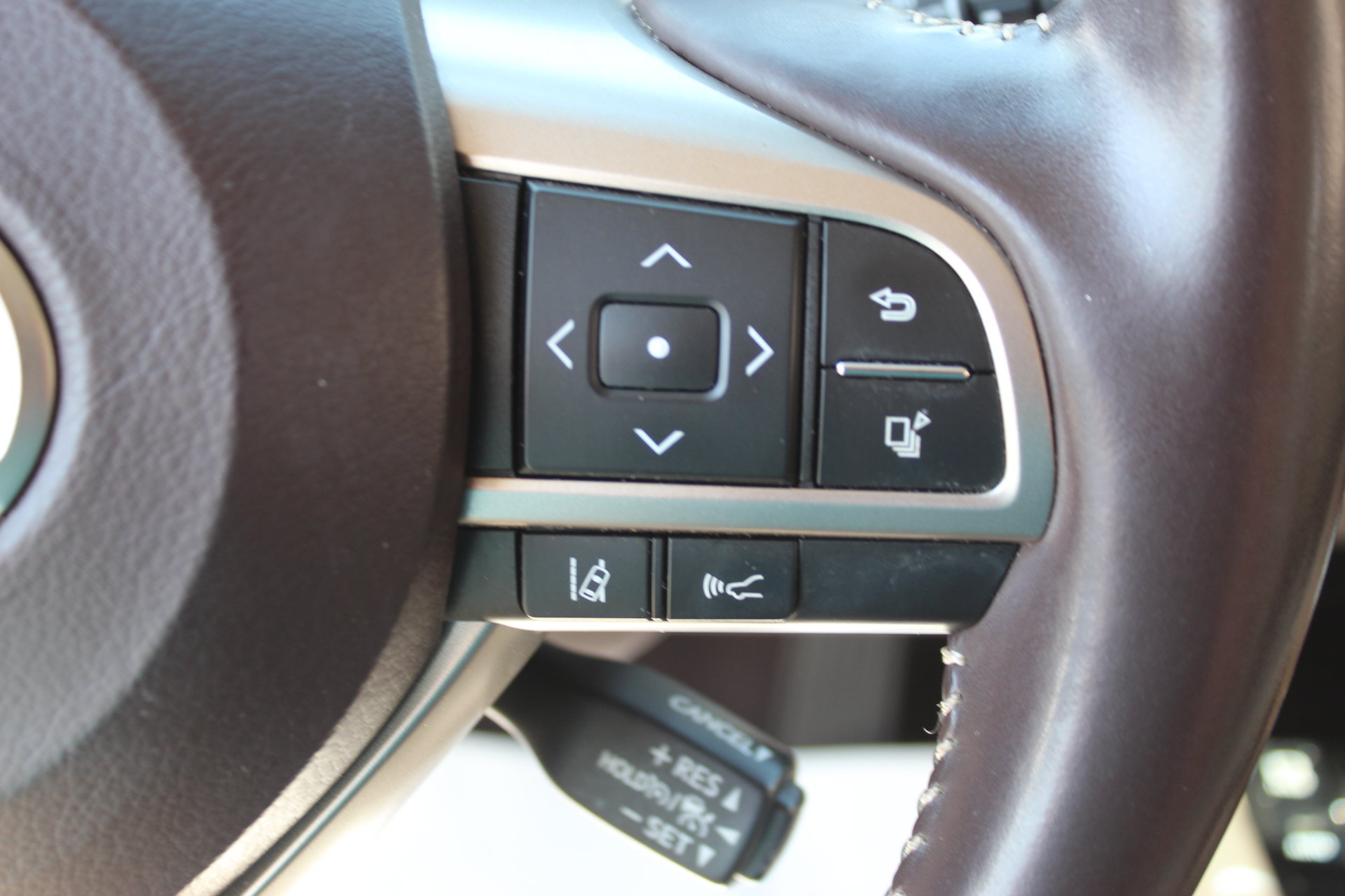 Used 2018 Lexus RX 350 AWD w/ Premium Package image 17