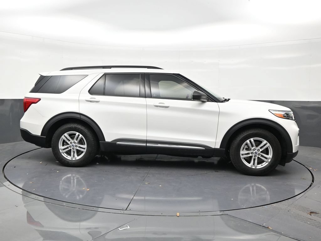 Used 2023 Ford Explorer XLT w/ Equipment Group 202A RWD image 6