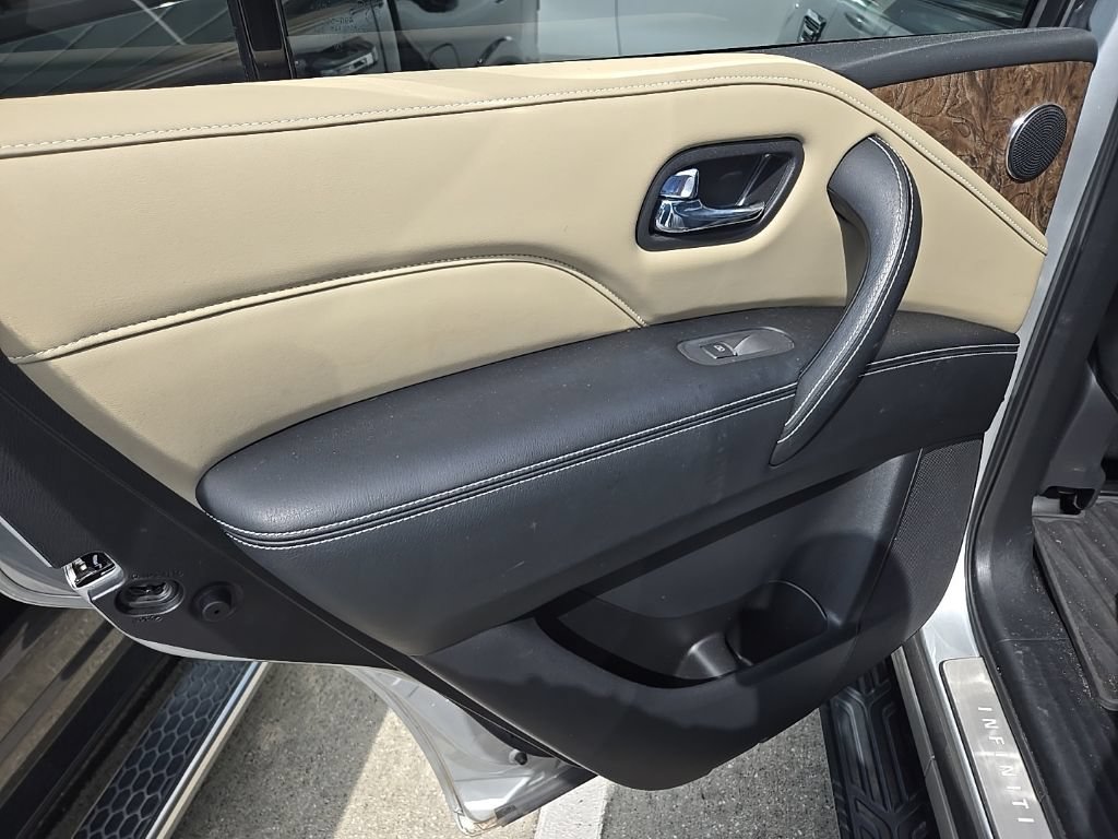 Used 2023 INFINITI QX80 Premium Select w/ All-Season Package RWD image 8