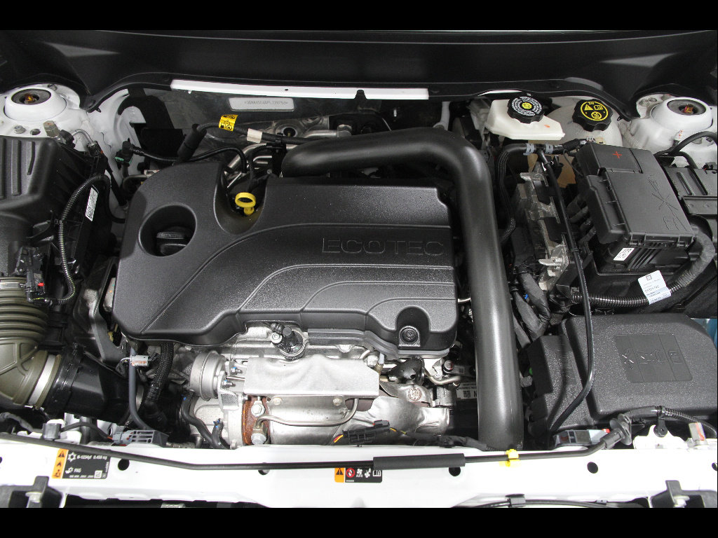 Used 2023 Chevrolet Equinox LS w/ Midnight Edition image 21