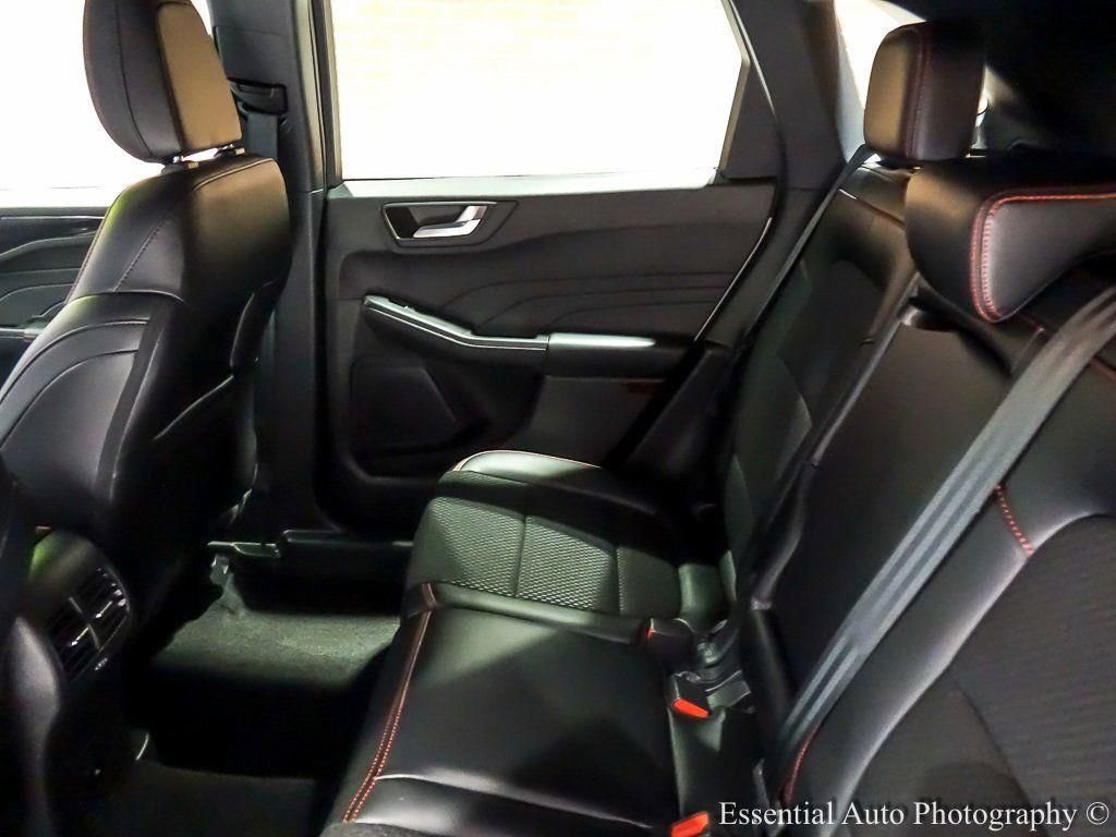 Used 2025 Ford Escape ST-Line Select image 15
