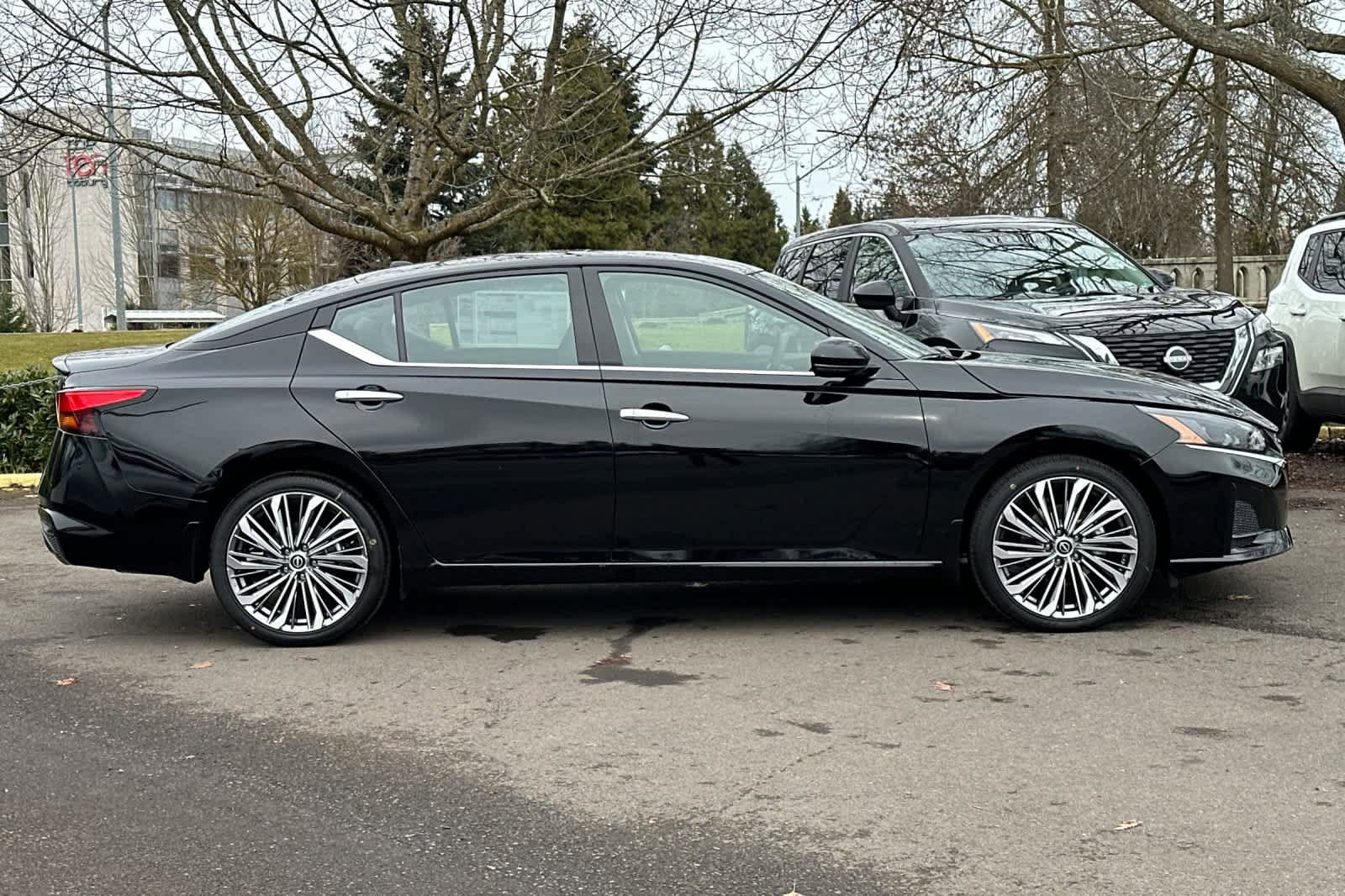 New 2025 Nissan Altima 2.5 SL image 8