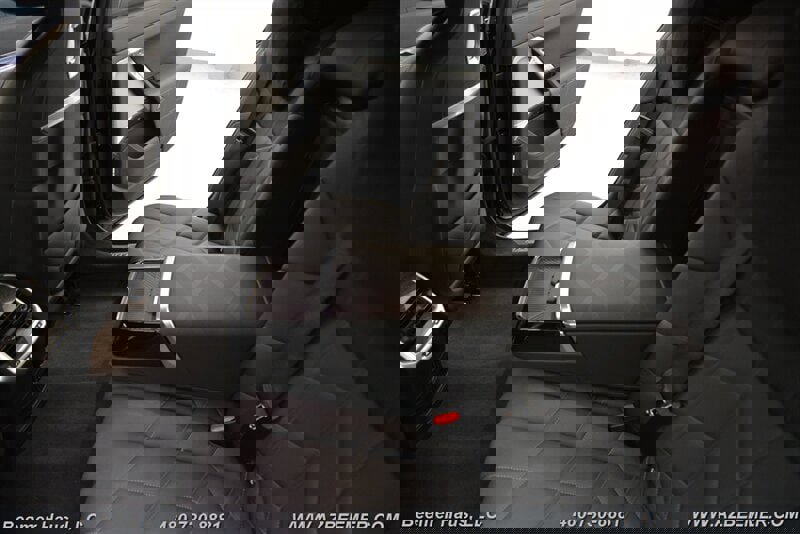 Used 2024 BMW i7 M70 w/ Executive Package image 26