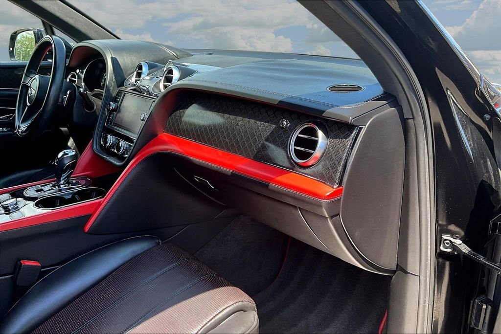 Used 2020 Bentley Bentayga AWD/4WD image 27
