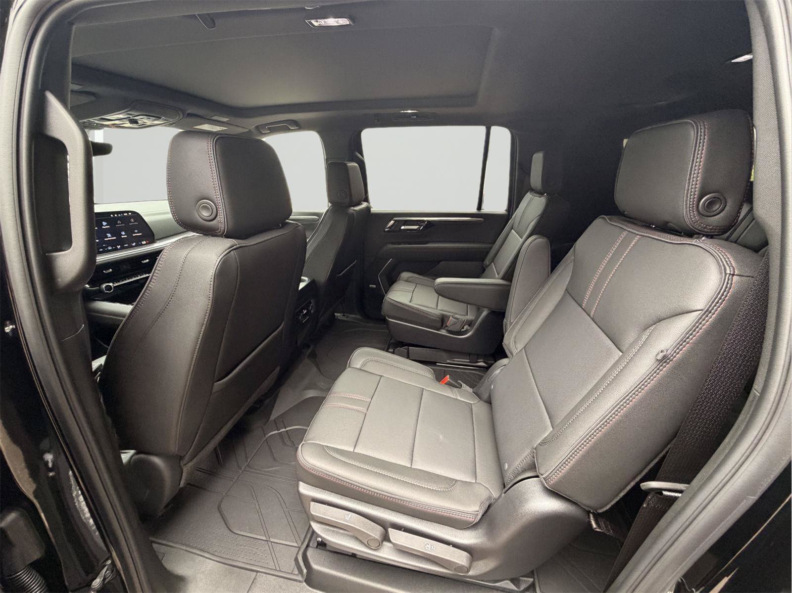 New 2026 Chevrolet Suburban RST w/ Advanced Technology Package AWD/4WD image 24