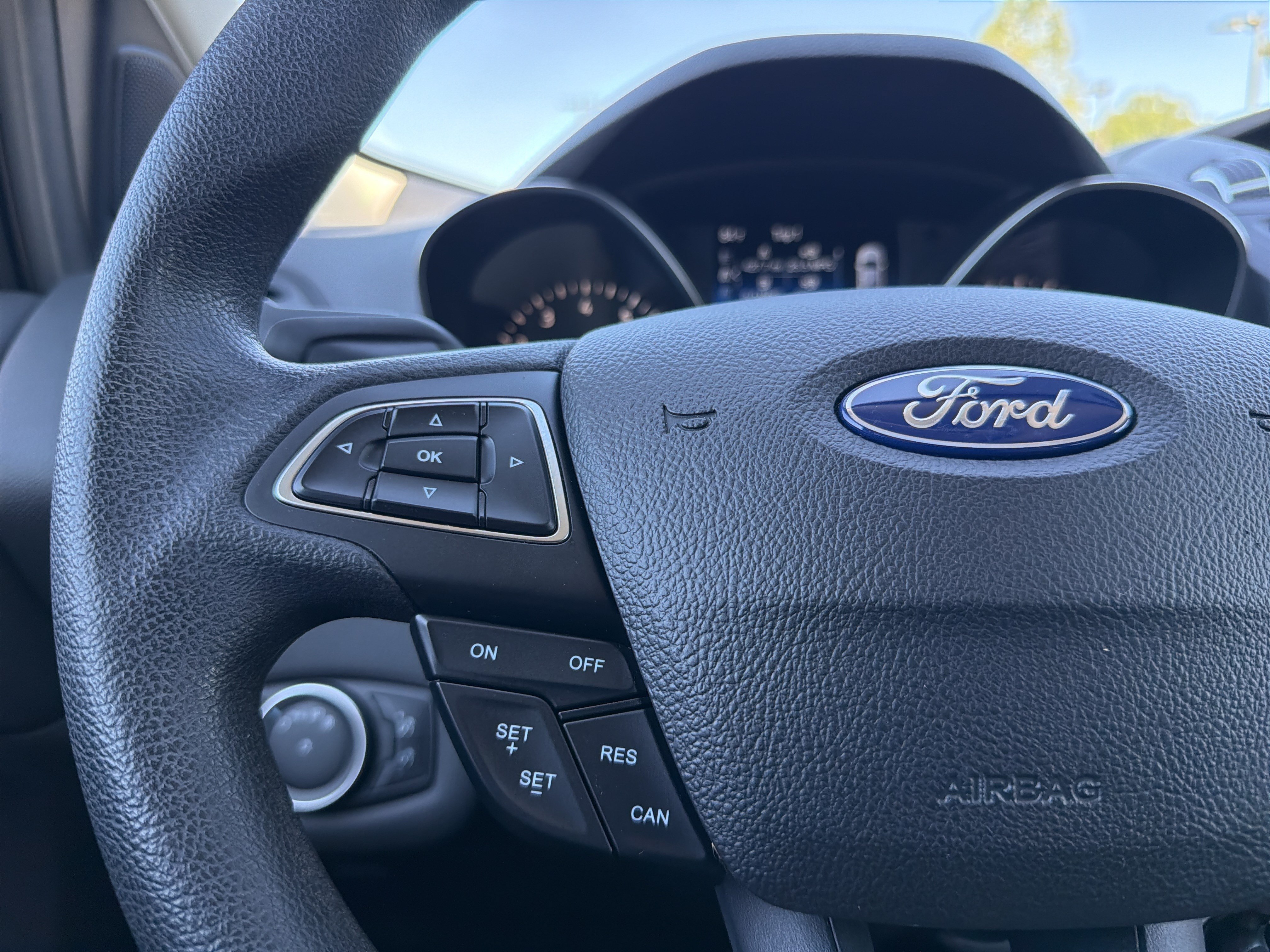 Used 2018 Ford Escape SE FWD image 11