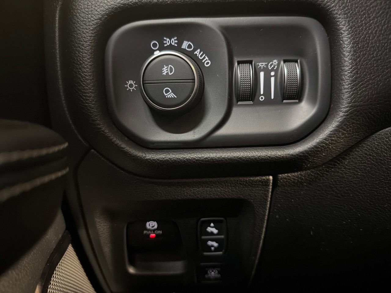 Used 2025 RAM 1500 Rebel w/ Advanced Safety Group II AWD/4WD image 31