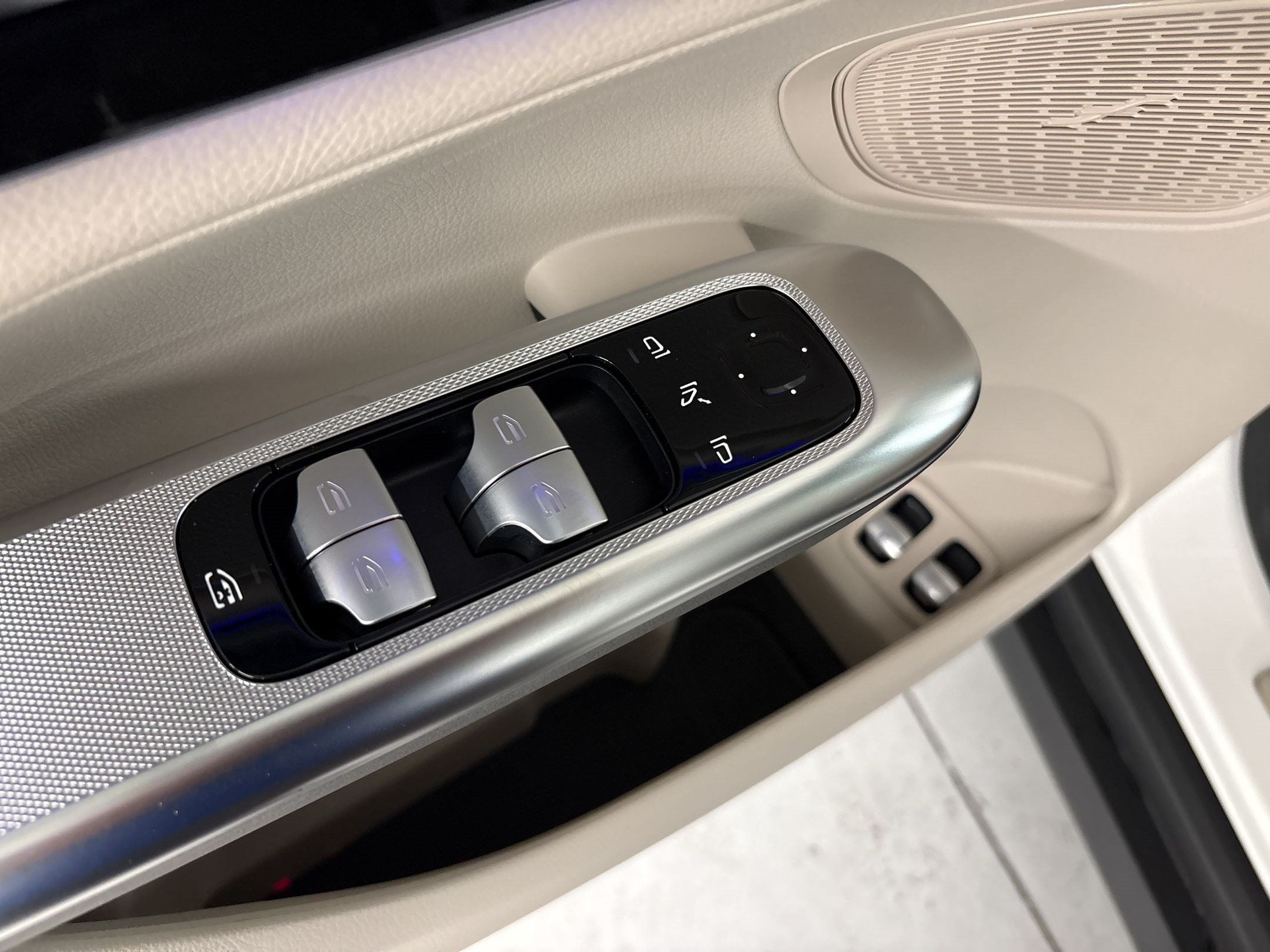 Certified 2025 Mercedes-Benz GLC 350e 4MATIC image 26