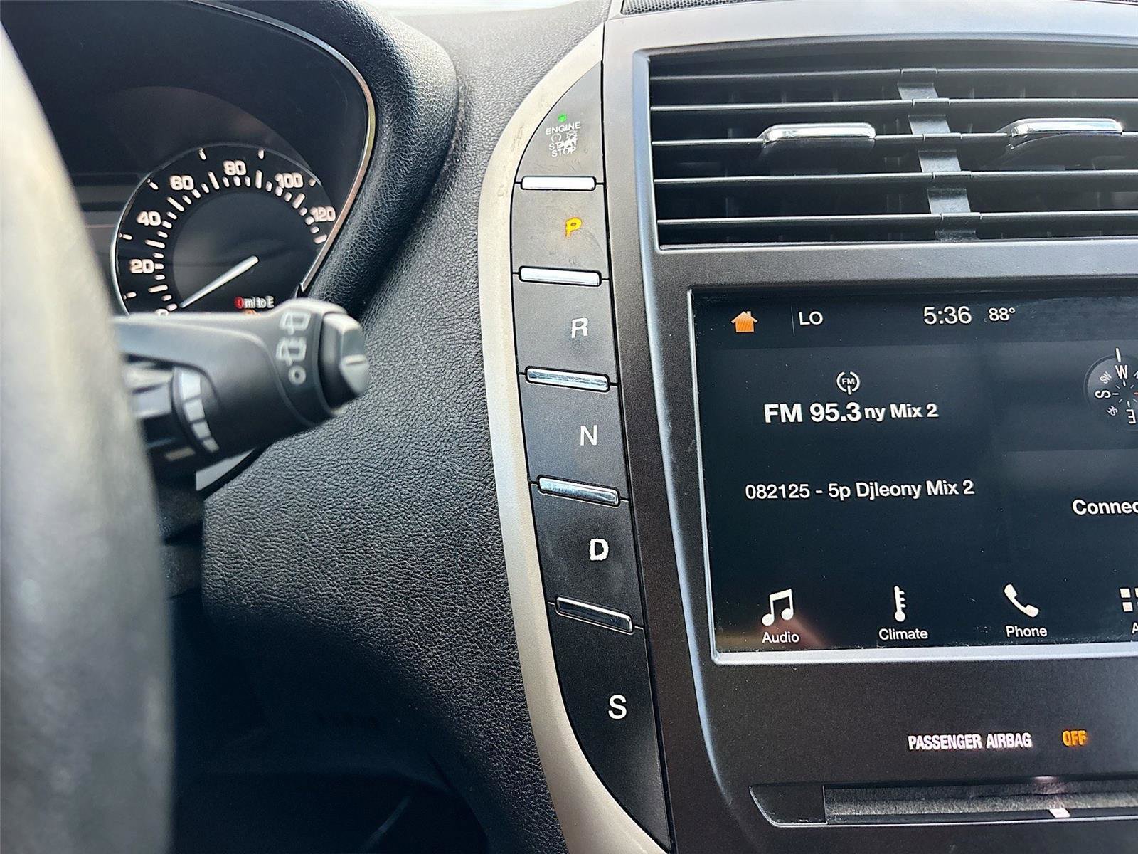 Used 2016 Lincoln MKC Premiere image 17