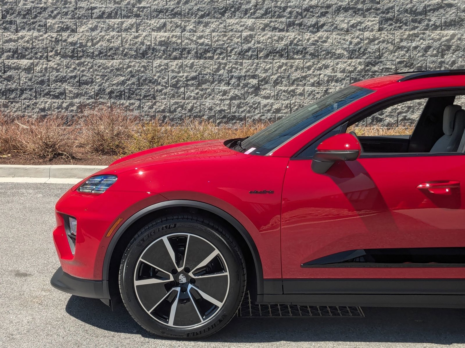 New 2026 Porsche Macan 4 Electric AWD/4WD image 11