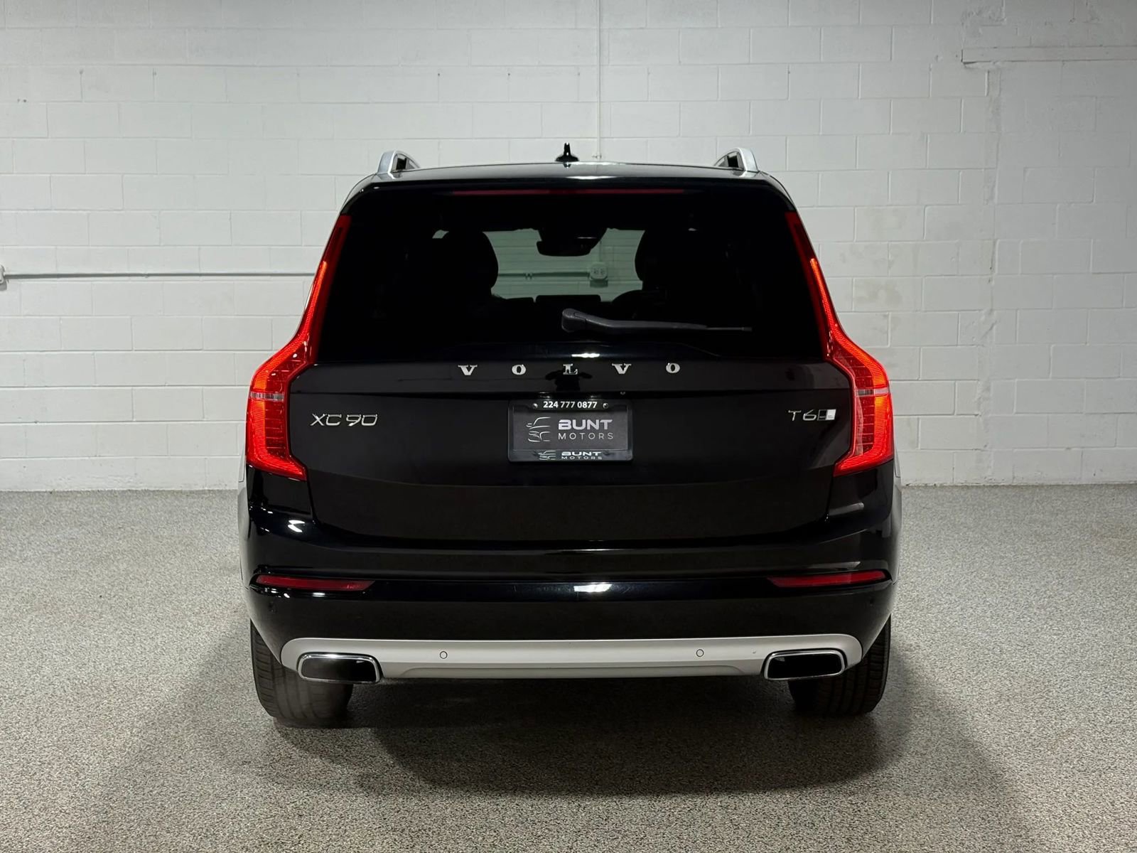 Used 2016 Volvo XC90 T6 Momentum w/ Momentum Plus Package AWD/4WD image 7