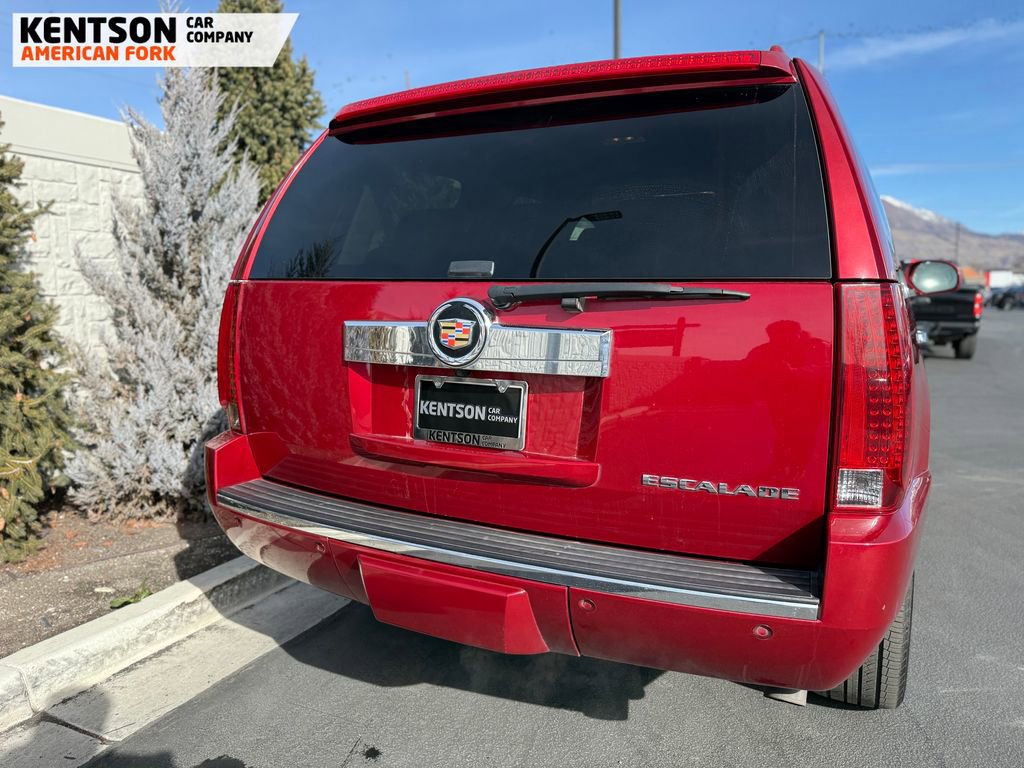 Used 2014 Cadillac Escalade Luxury image 45