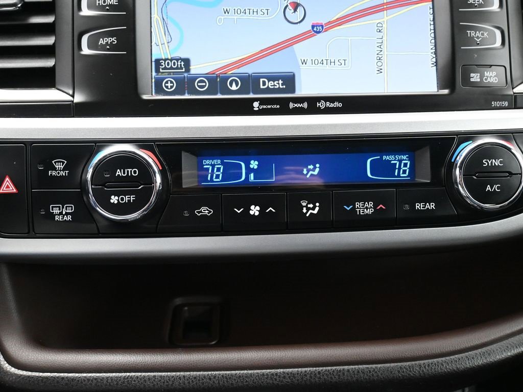 Used 2016 Toyota Highlander XLE image 16