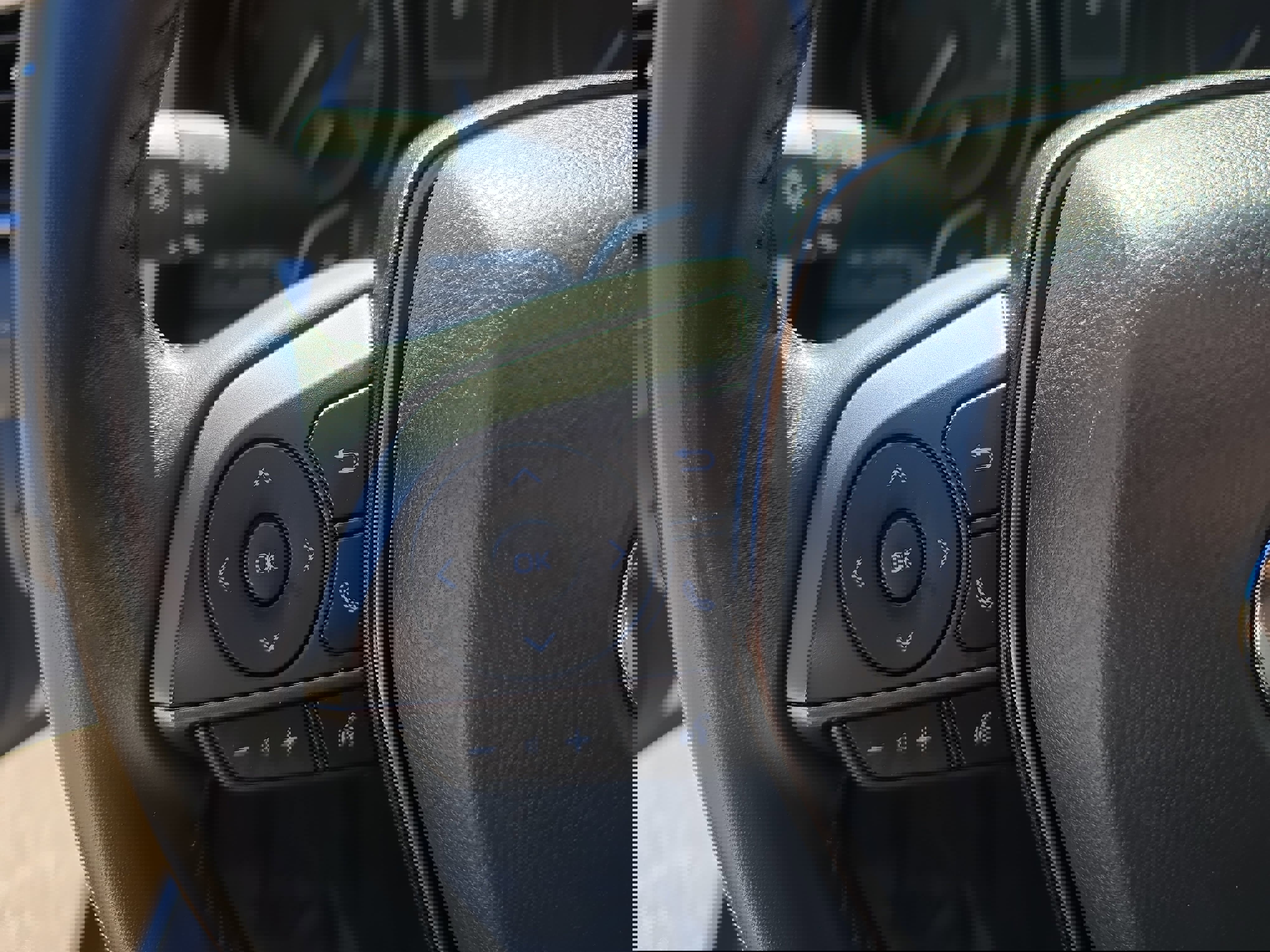 Used 2024 Toyota Camry SE image 19