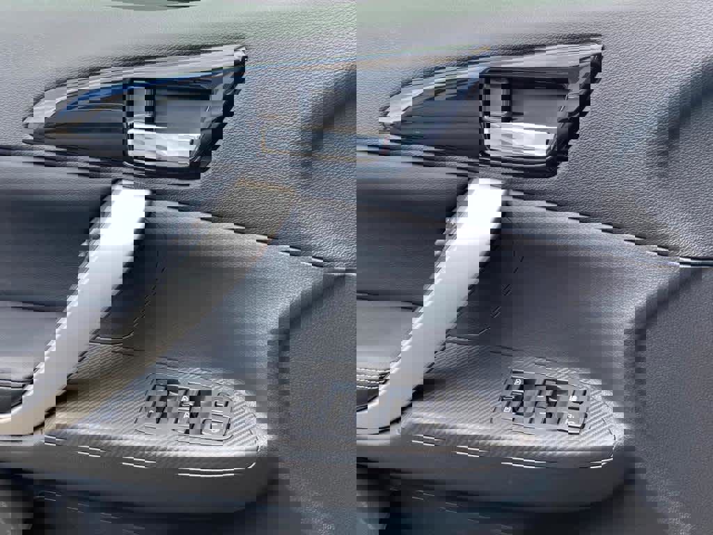 New 2025 Mitsubishi Eclipse Cross SEL image 12