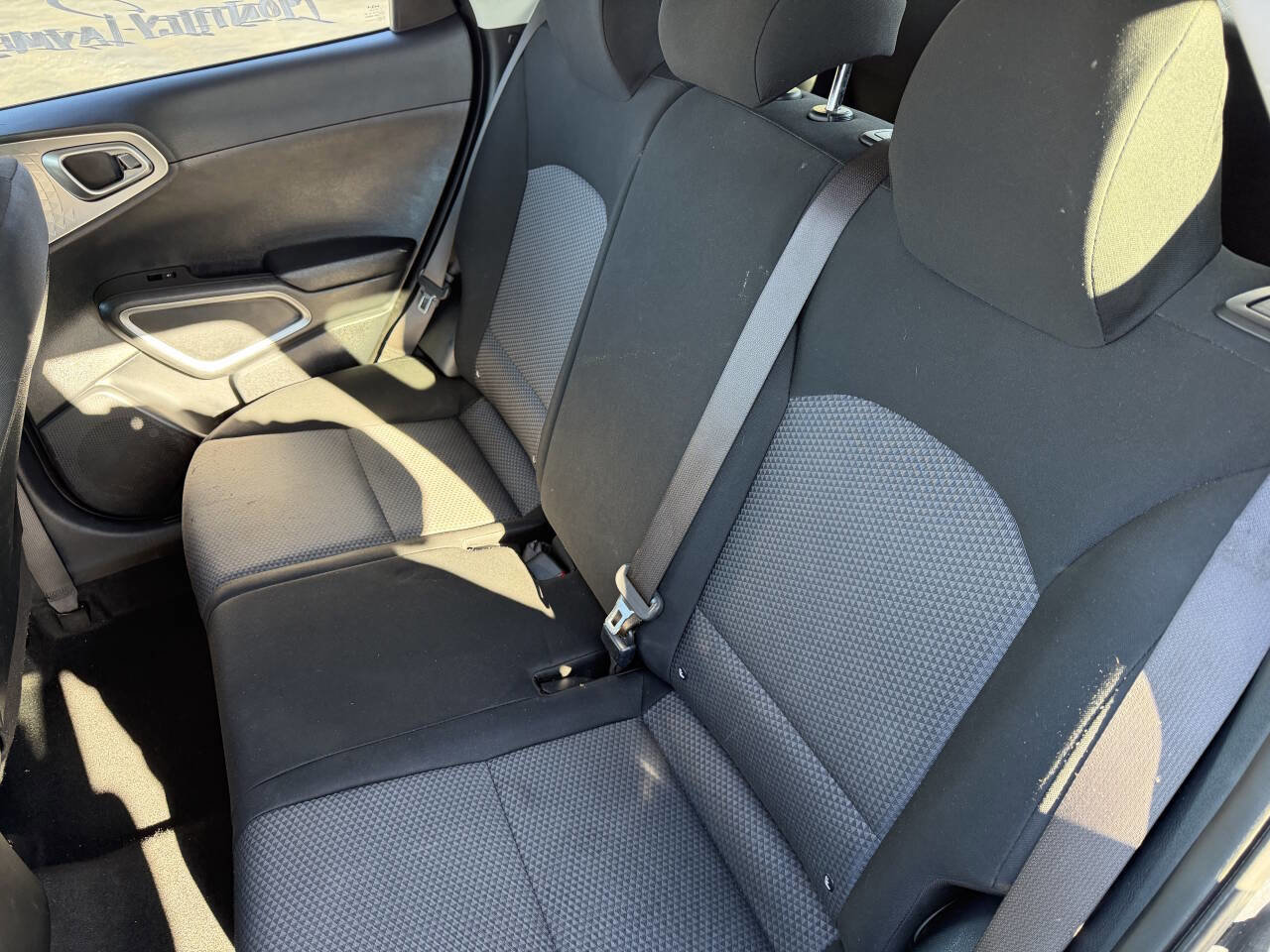 Used 2023 Kia Soul LX image 8