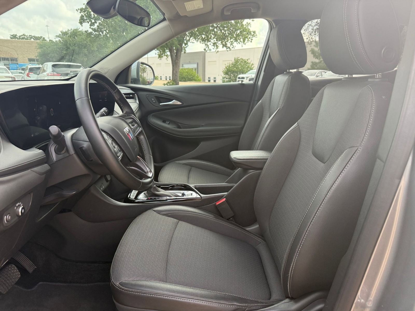 Used 2025 Buick Encore GX Preferred FWD image 28