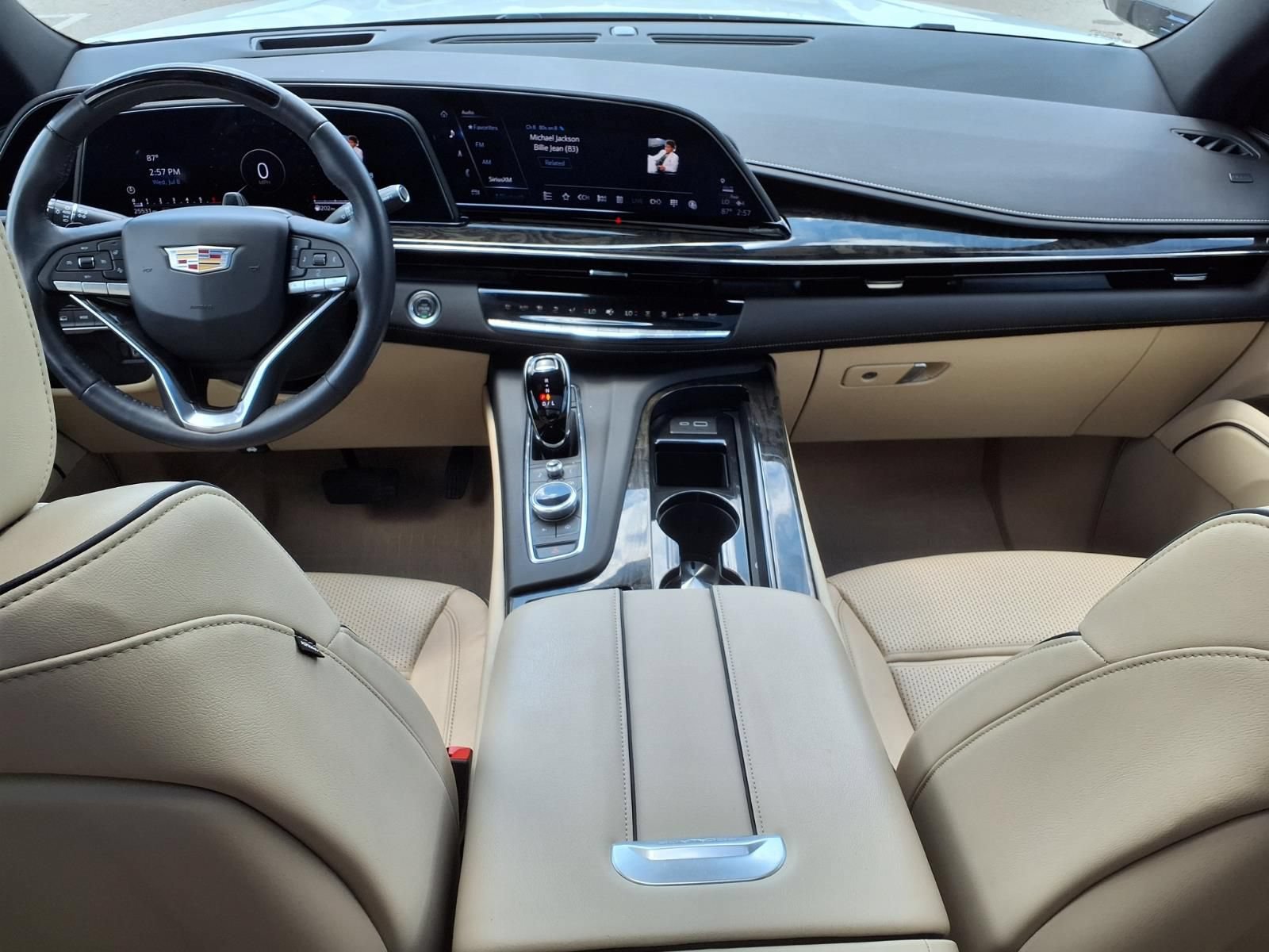 Used 2024 Cadillac Escalade Premium Luxury w/ LPO, Floor Liner Package AWD/4WD image 13