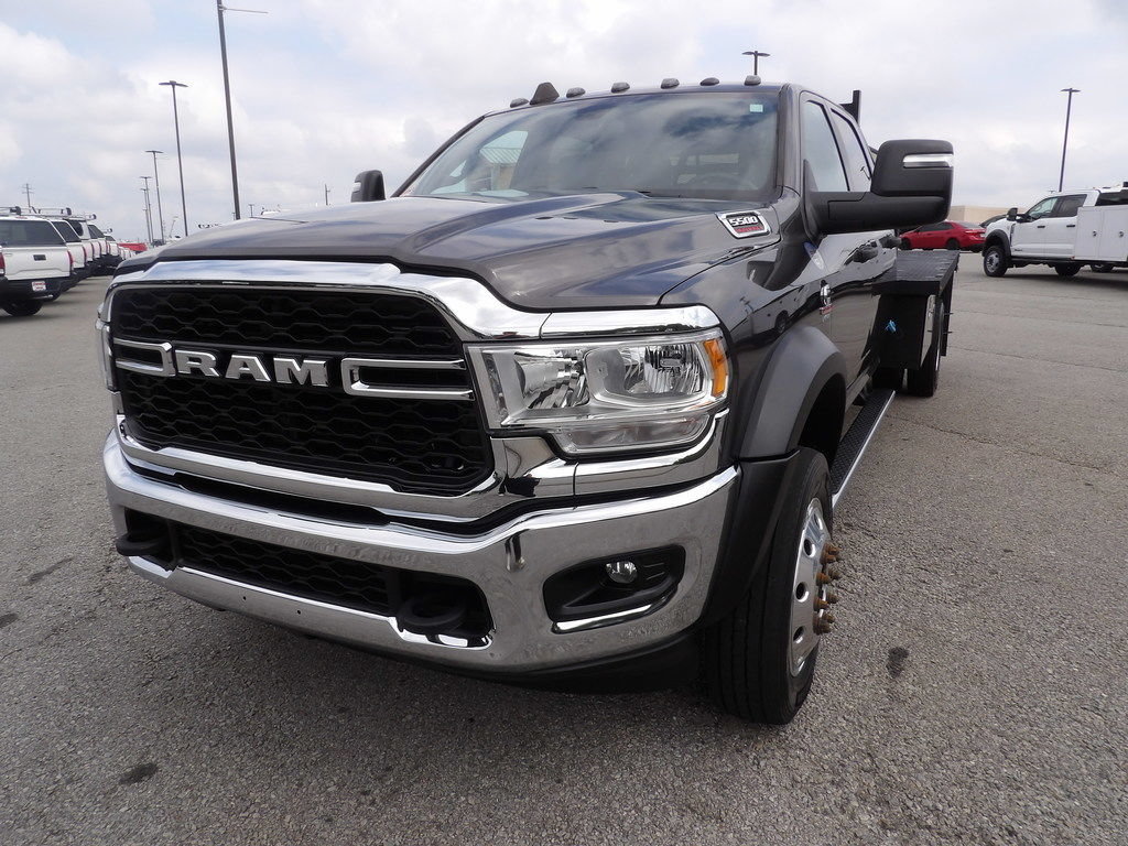 Used 2023 RAM 5500 Tradesman w/ Chrome Appearance Group AWD/4WD image 63